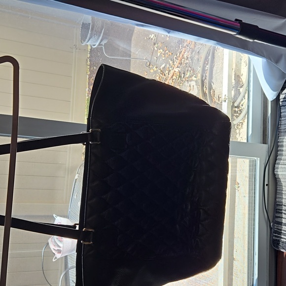 Elegant Black Quilted Tote Bag - Picture 3 of 7